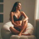 Bralet Golden Desire – usztywniane trójkątne miseczki, szerokie obwód i regulowane ramiączka